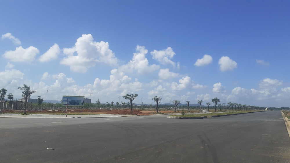 Thiết lập hệ thống cảnh quan mặt nước và thảm xanh tạo điểm nhấn kết nối các công trình