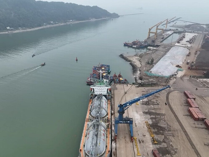 cảng Cửa Lò đang khai thác với tàu 20.000-30.000 DWT giảm tải, sản lượng khoảng 6 triệu tấn/năm