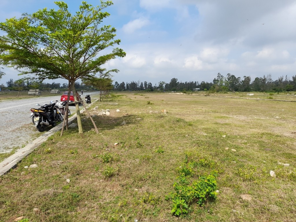 Sau nhiều năm dự án mở rộng của Công ty Bách Đạt An vẫn là bãi đất hoang.