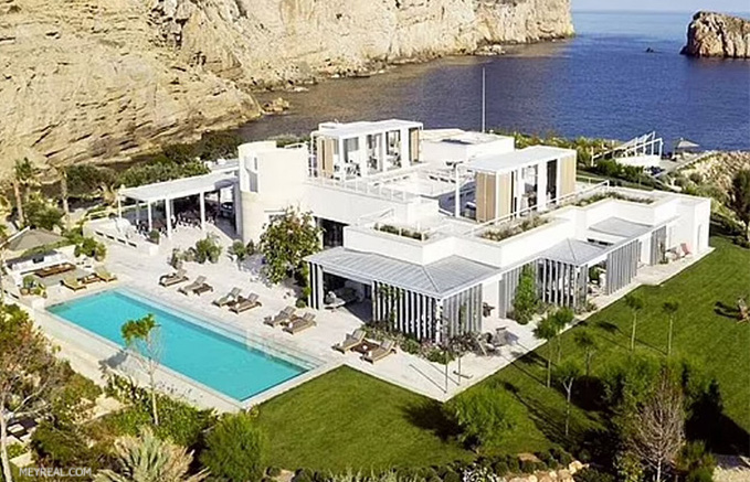 Messi đã bỏ ra 11 triệu USD mua căn biệt thự tại Ibiza.