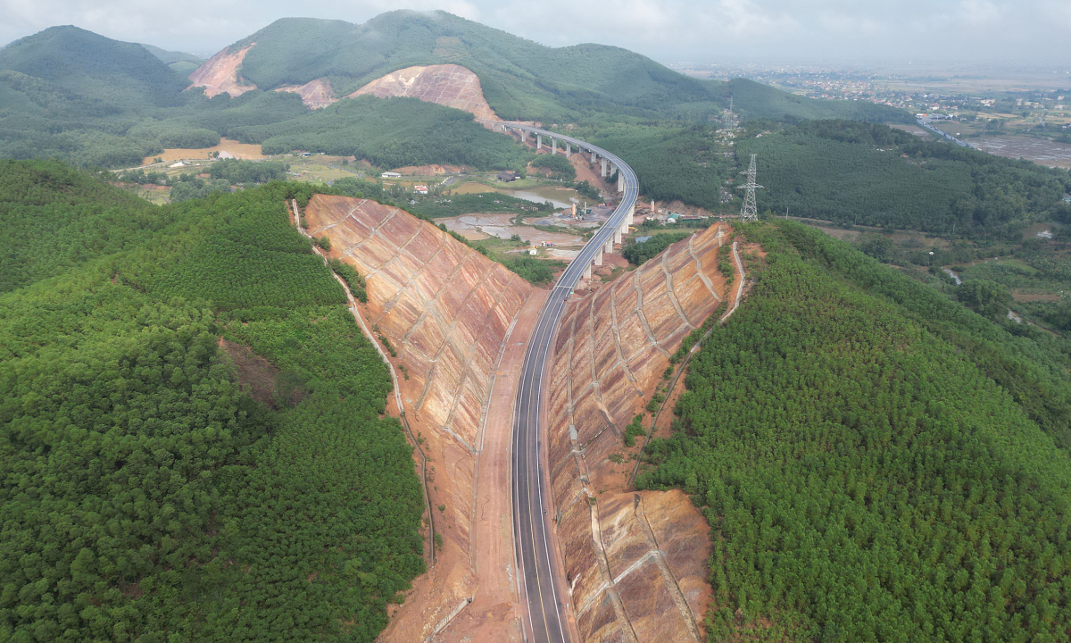 Cao tốc Cam Lộ - La Sơn hoàn thành sẽ kết nối với cao tốc La Sơn - Túy Loan