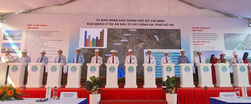ổ chức lễ khởi công Dự án xây dựng hạ tầng và cải tạo môi trường kênh Tham Lương - Bến Cát - rạch Nước