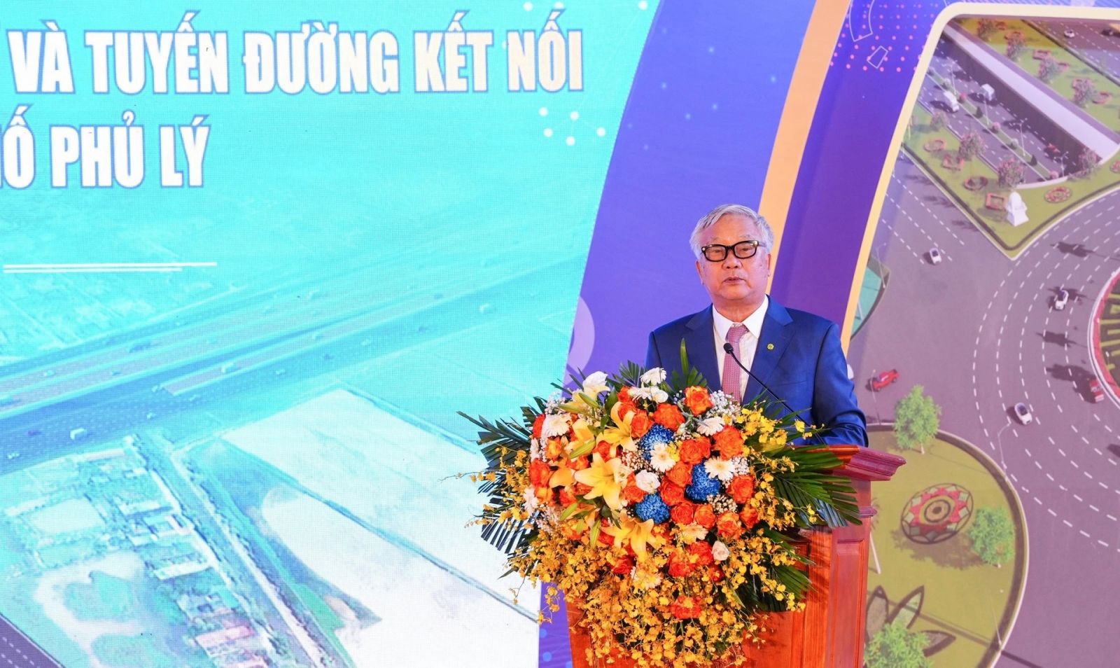 Chủ tịch HĐQT Tổng công ty CP VINACONEX Đào Ngọc Thanh đại diện nhà thầu phát biểu tại Lễ khởi công