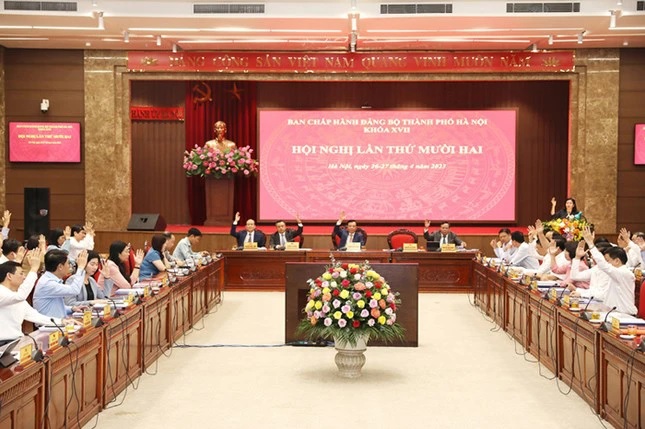 Hội nghị lần thứ 12 Ban chấp hành Đảng bộ thành phố Hà Nội. Ảnh: PV.