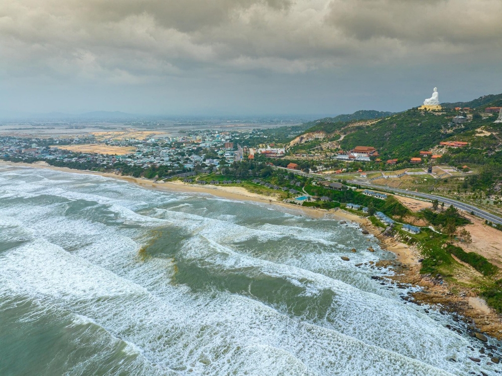 Đô thị phía Đông Nam của huyện Phù Cát, vị trí cửa ngõ Khu kinh tế Nhơn Hội, phát triển đô thị, du lịch - dịch vụ