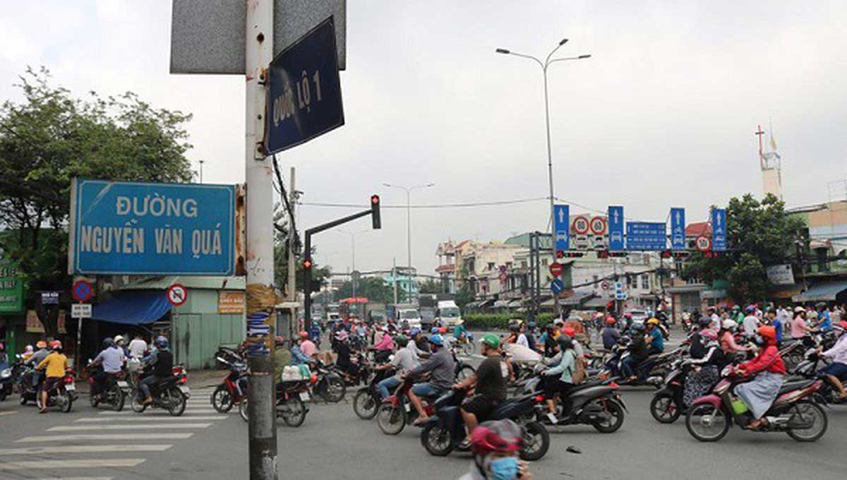 Nút giao ngã tư Đình (quốc lộ 1 - Nguyễn Văn Quá, quận 12)