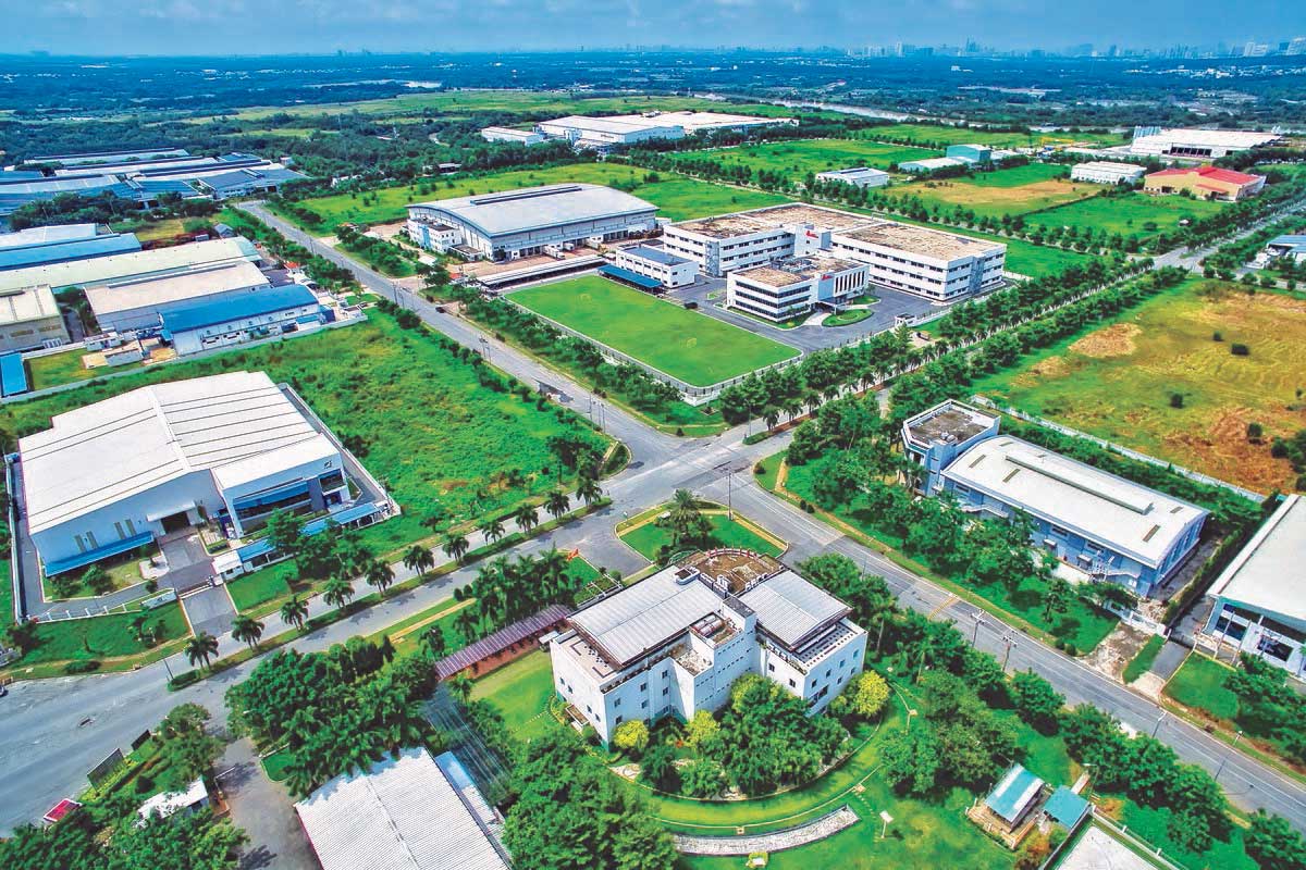 Ngày 5/11/2023, Hội đồng bồi thường hỗ trợ và tái định cư huyện Bến Lức đã tổ chức công bố Quyết định số 12089/QĐ-UBND ngày 25/10/2023 của UBND huyện...