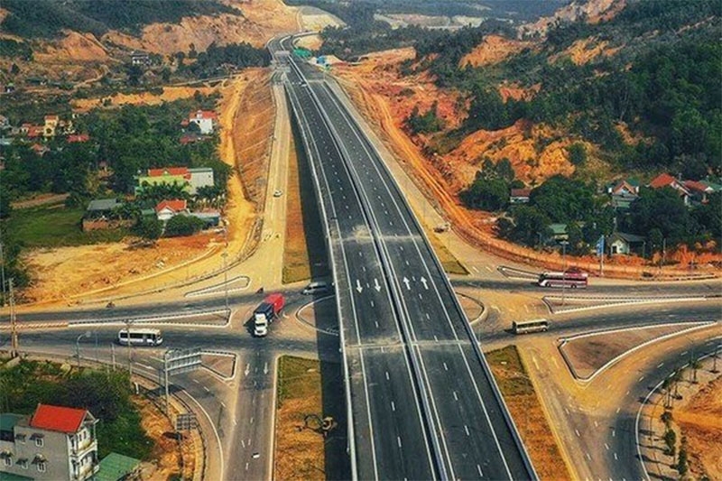 Theo phương án đề xuất, dự án cao tốc được đầu tư với tổng chiều dài gần 129 km đi qua 2 tỉnh: Bình Phước (101 km) và Đắk Nông (gần 28 km).