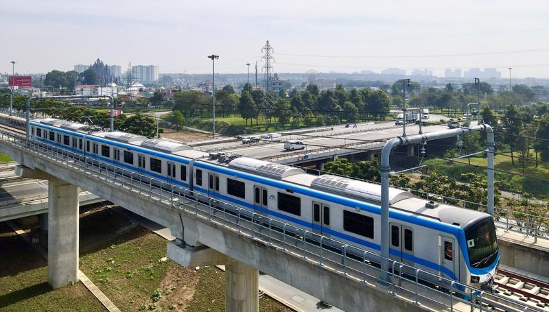 Metro số 1 Bến Thành - Suối Tiên chạy trình diễn toàn tuyến dài 19,7 km ngày 29/08/2023.