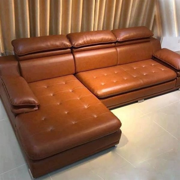 Với mức giá tiền mua sofa da, bạn có thể mua 2 bộ sofa nỉ hoặc vải tránh không bị các hiện tượng thường gặp như ghế sofa da.