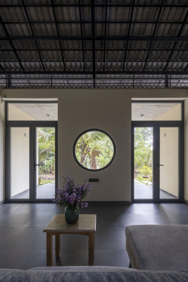 Ngôi nhà 210 m2 chống nắng bằng mái ngói hình phễu