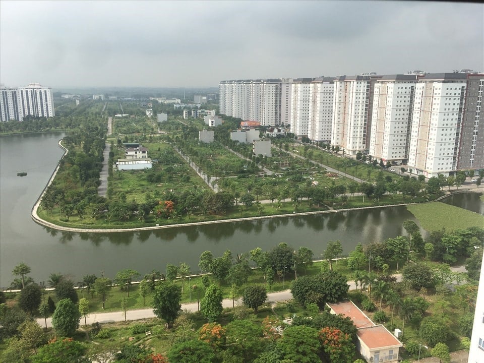 Người dân mua nhà tại các toà chung cư thuộc khu đô thị Thanh Hà chưa được cấp sổ hồng. Ảnh: Cao Nguyên.
