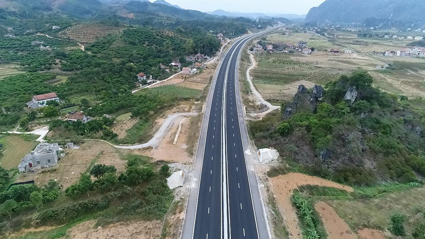 Sau mưa bão kéo dài, cao tốc Bắc - Nam đẩy mạnh thi công Sau mưa bão kéo dài, cao tốc Bắc - Nam đẩy mạnh thi công