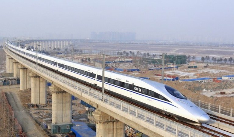 Đường sắt tốc độ cao Bắc - Nam được triển khai, di chuyển từ TP.HCM ra Hà Nội trong ngày không còn là “trong mơ” Đường sắt tốc độ cao Bắc - Nam được triển khai, di chuyển từ TP.HCM ra Hà Nội trong ngày không còn là “trong mơ”