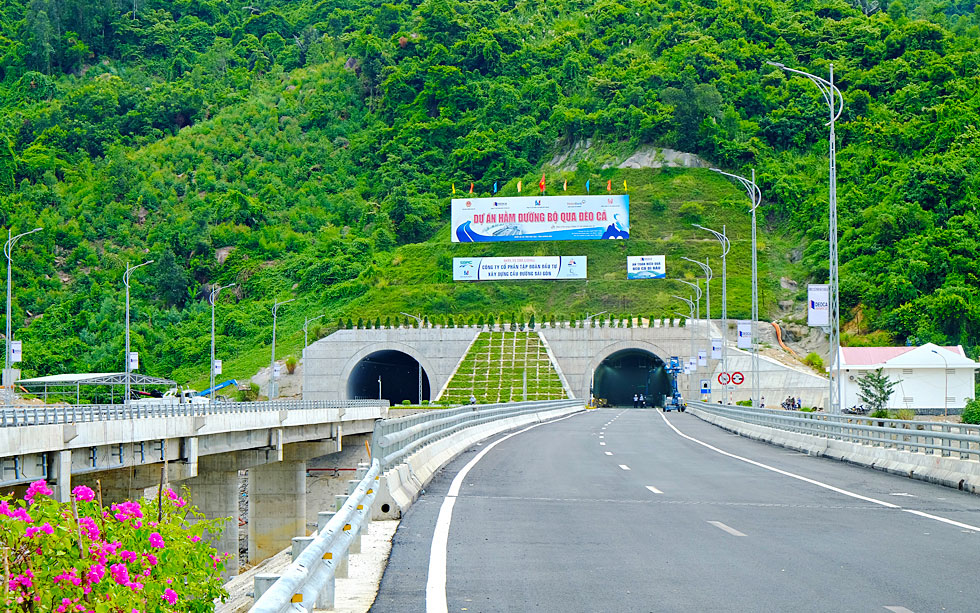 Quảng Bình đề xuất quy hoạch tuyến đường 2.815 tỷ từ Đồng Hới tới Phong Nha - Kẻ Bàng Quảng Bình đề xuất quy hoạch tuyến đường 2.815 tỷ từ Đồng Hới tới Phong Nha - Kẻ Bàng