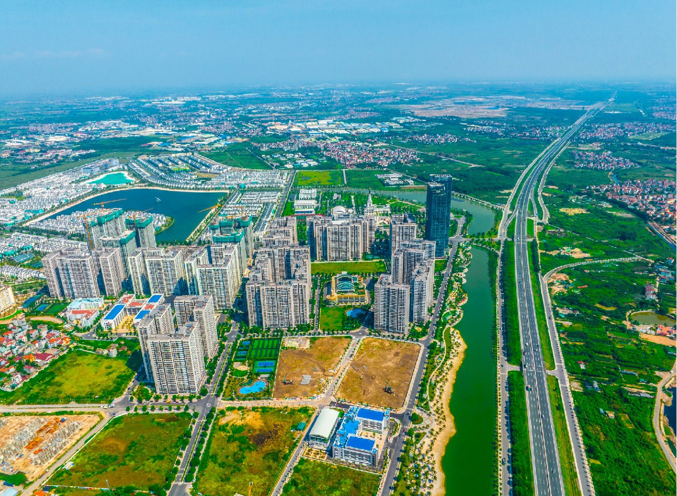 Nên hay không “giải cứu” Thị trường Bất động sản?
