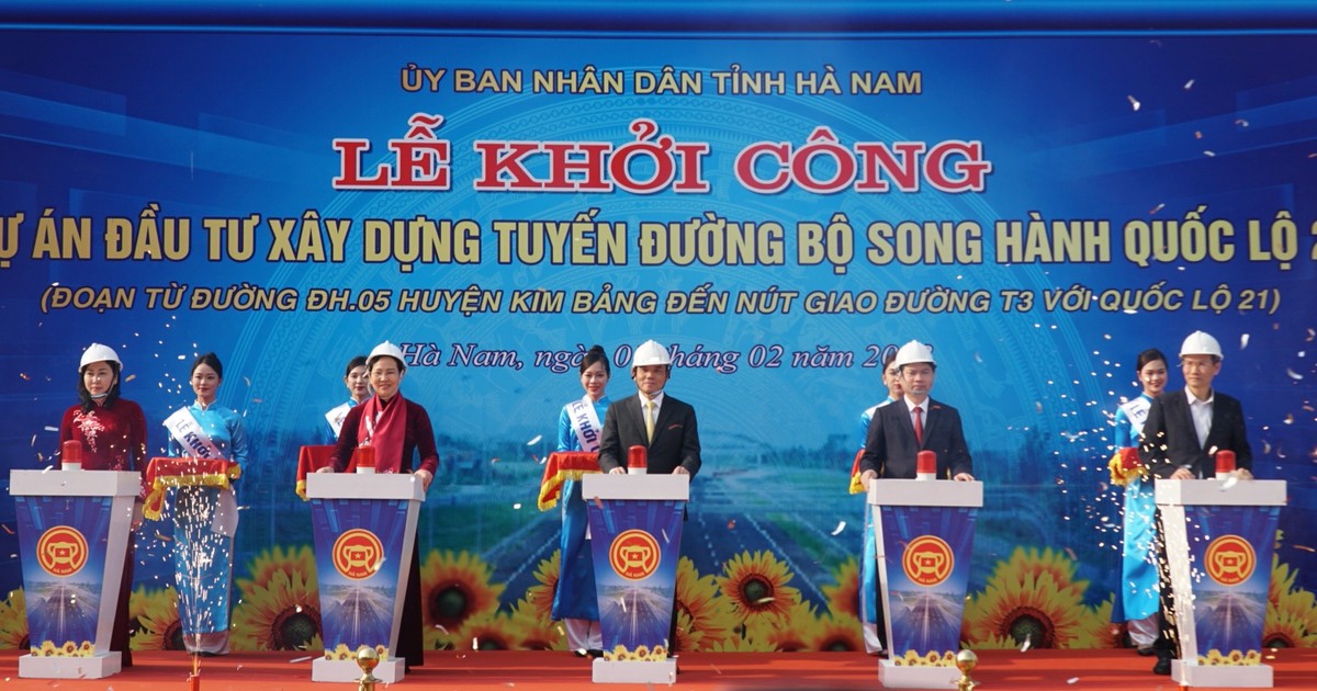 Chính thức khởi công tuyến đường bộ song hành quốc lộ 21 tại Hà Nam Chính thức khởi công tuyến đường bộ song hành quốc lộ 21 tại Hà Nam
