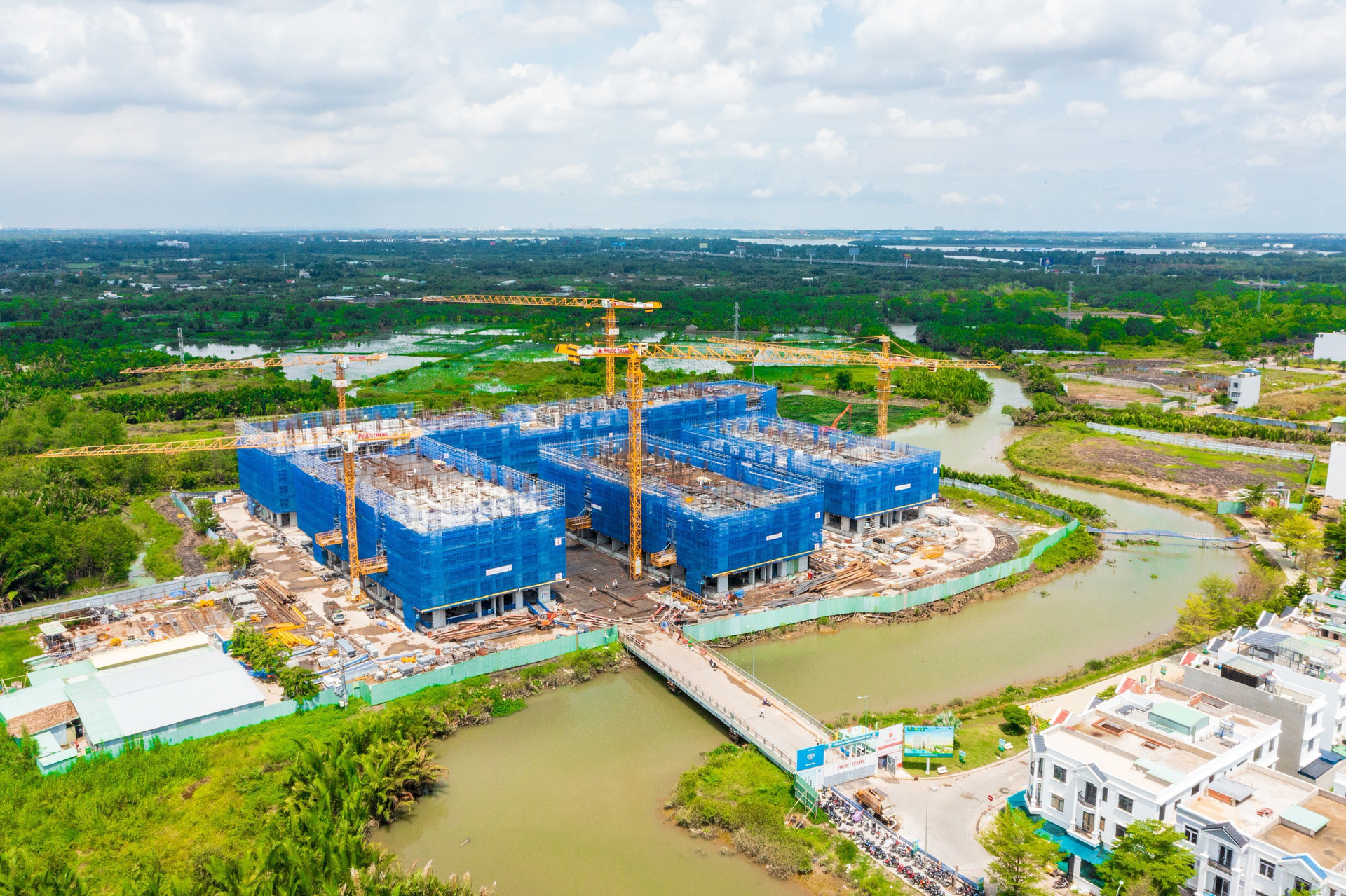 Hai thái cực của thị trường bất động sản: Đầu cơ lặng sóng, ở thực âm thầm giao dịch