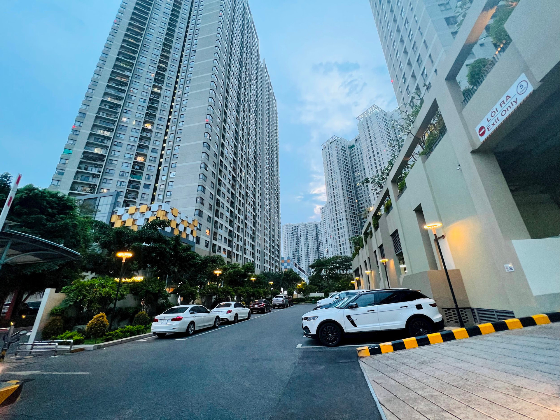 "Nóng" thị trường chung cư thứ cấp: Xuất hiện một số đợt tăng giá khắp TP.HCM, nhất là quận 11, quận Tân Bình "Nóng" thị trường chung cư thứ cấp: Xuất hiện một số đợt tăng giá khắp TP.HCM, nhất là quận 11, quận Tân Bình
