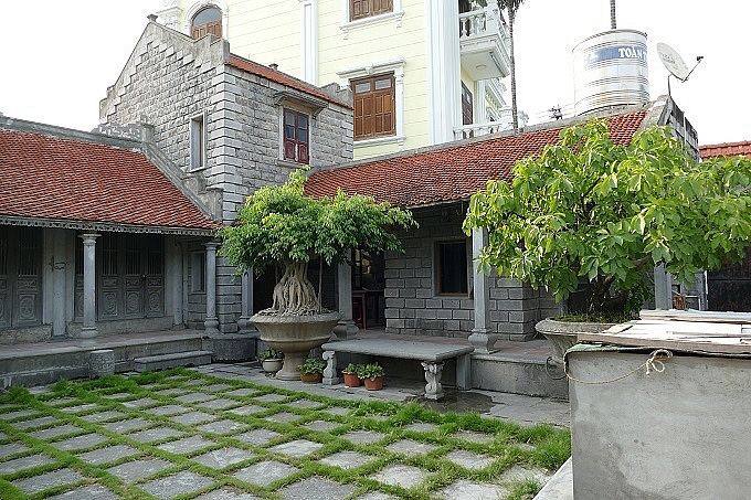 Có 2 tỷ đồng nên mua chung cư hay nhà đất? Có 2 tỷ đồng nên mua chung cư hay nhà đất?