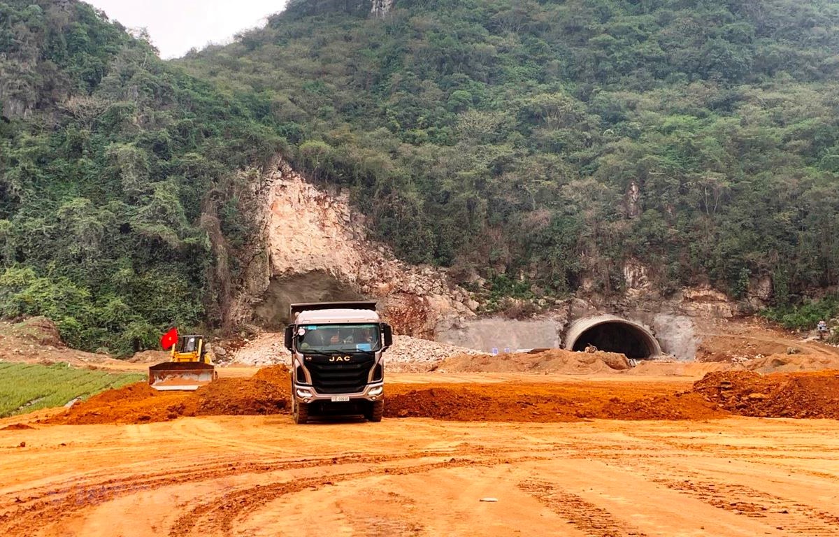 Xem xét bổ sung nhà thầu phụ tại cao tốc Bắc-Nam đoạn QL45-Nghi Sơn Xem xét bổ sung nhà thầu phụ tại cao tốc Bắc-Nam đoạn QL45-Nghi Sơn