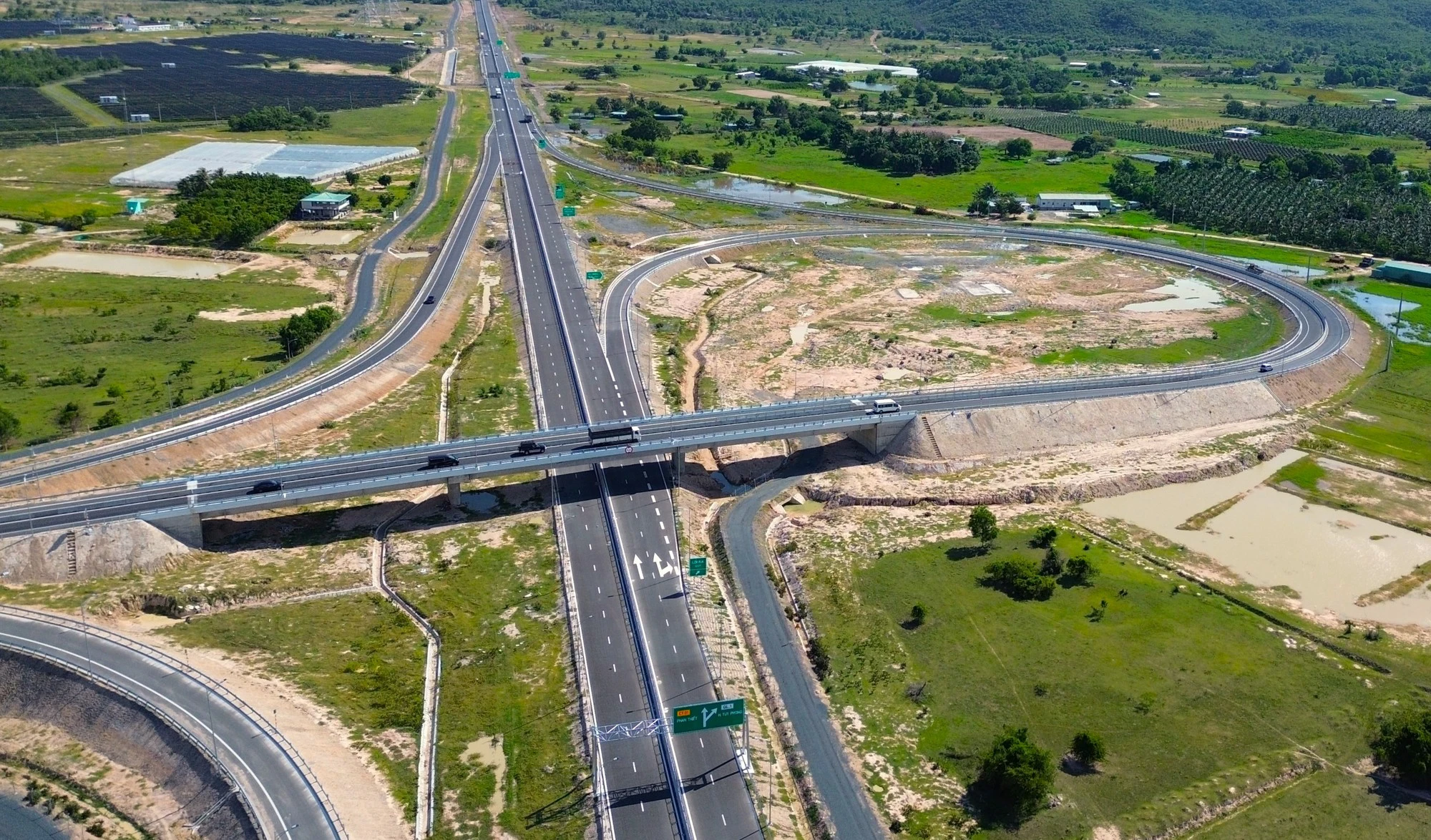 Hoàn thiện nút giao Thuận Nam thuộc cao tốc Cam Lâm - Vĩnh Hảo Hoàn thiện nút giao Thuận Nam thuộc cao tốc Cam Lâm - Vĩnh Hảo