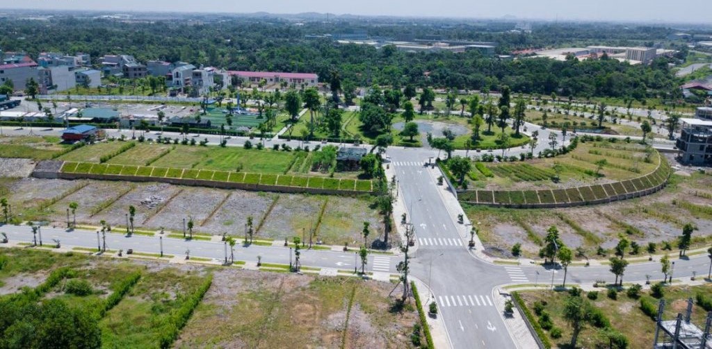 Quyền đại diện sở hữu vốn nhà nước tại Cty TNHH MTV Phát triển Khu CNC Hoà Lạc được chuyển sang cho đơn vị nào?