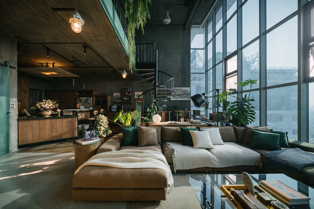 Căn hộ thông tầng 240 m2 hướng sông Hồng với nội thất 'thô ráp'