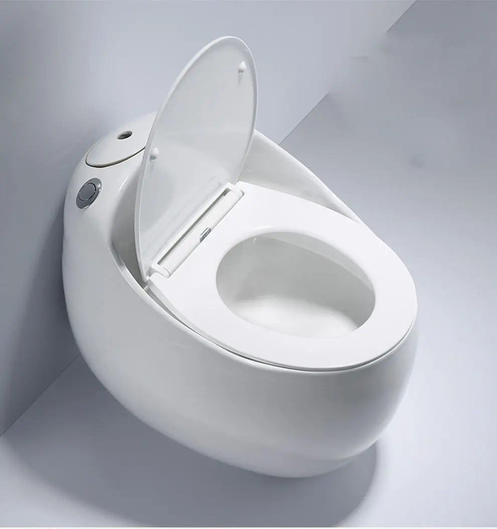 Có nên dùng nước sôi thông bồn cầu?
