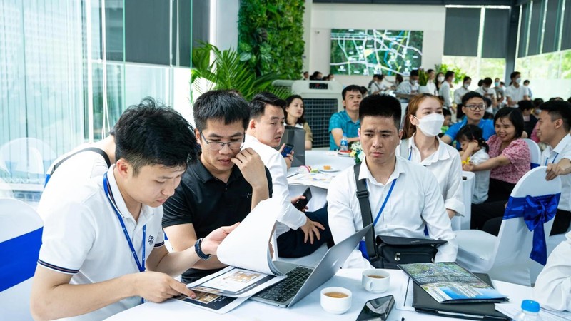 Cuộc đua tuyển dụng môi giới bất động sản nóng trở lại Cuộc đua tuyển dụng môi giới bất động sản nóng trở lại