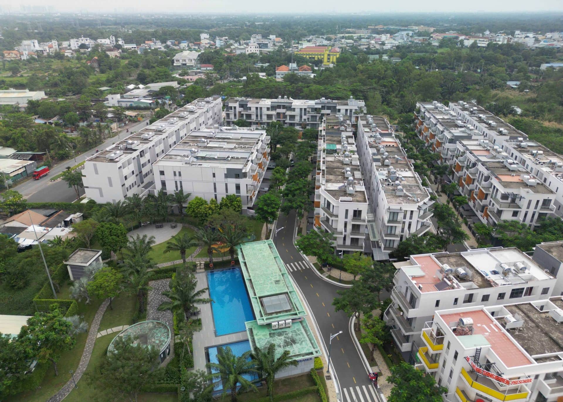 Nhà liền thổ TP HCM ế ẩm: Giá cao, nguồn cung kém đa dạng Nhà liền thổ TP HCM ế ẩm: Giá cao, nguồn cung kém đa dạng
