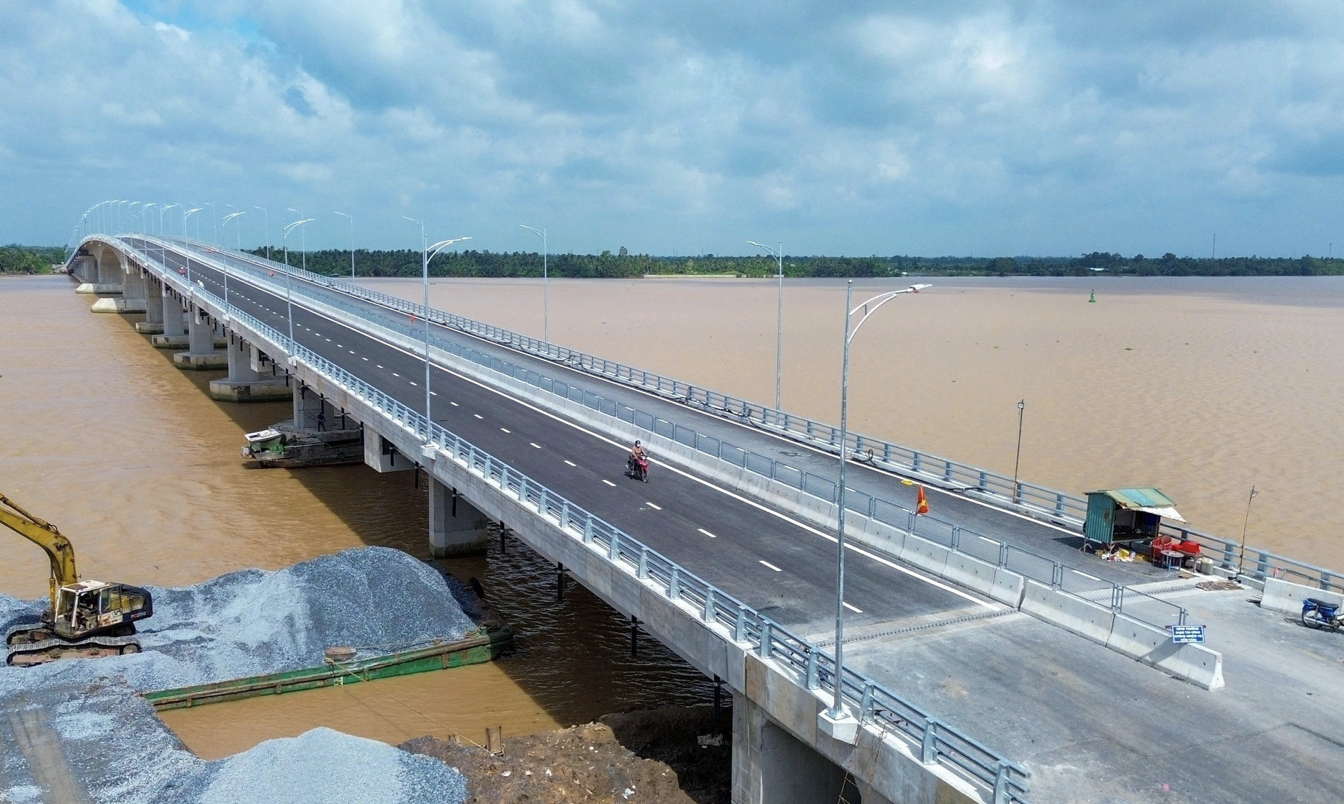 Tạm dừng lưu thông qua cầu Đại Ngãi 2 để đảm bảo an toàn, phấn đấu hoàn thành toàn tuyến Quốc lộ 60 vào năm 2025