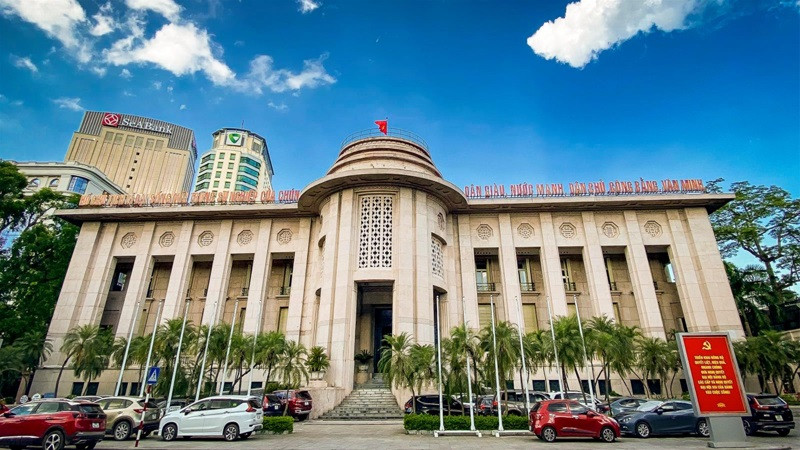 Áp lực huy động vốn, ngân hàng đề xuất nới lỏng chính sách lãi suất