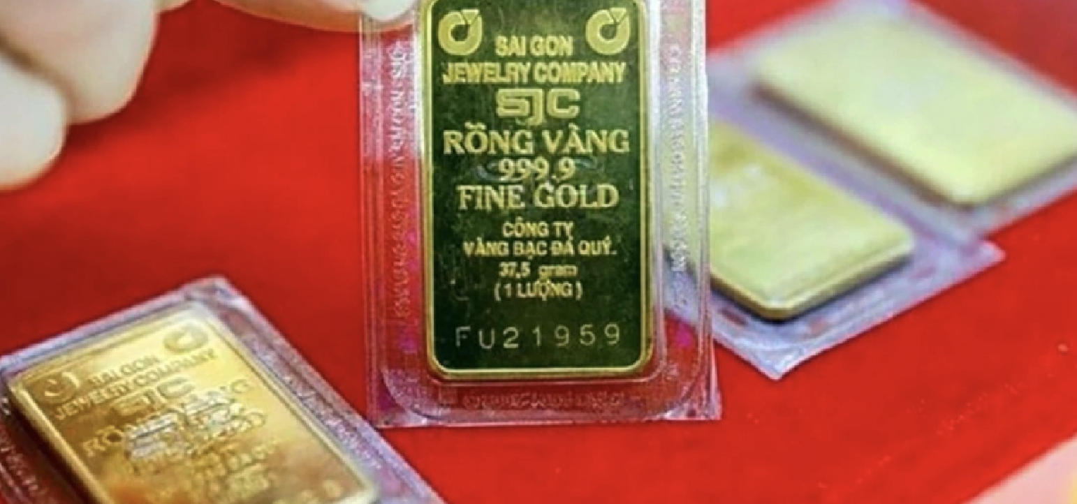 Giá vàng hôm nay 12/8: Vàng giảm sâu giữa áp lực từ USD và chứng khoán Giá vàng hôm nay 12/8: Vàng giảm sâu giữa áp lực từ USD và chứng khoán