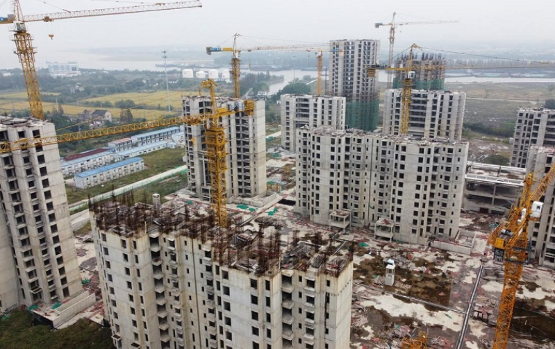 Evergrande chính thức bị gỡ niêm yết sau 16 năm: Khối nợ khổng lồ, thị trường bất động sản Trung Quốc thêm chao đảo