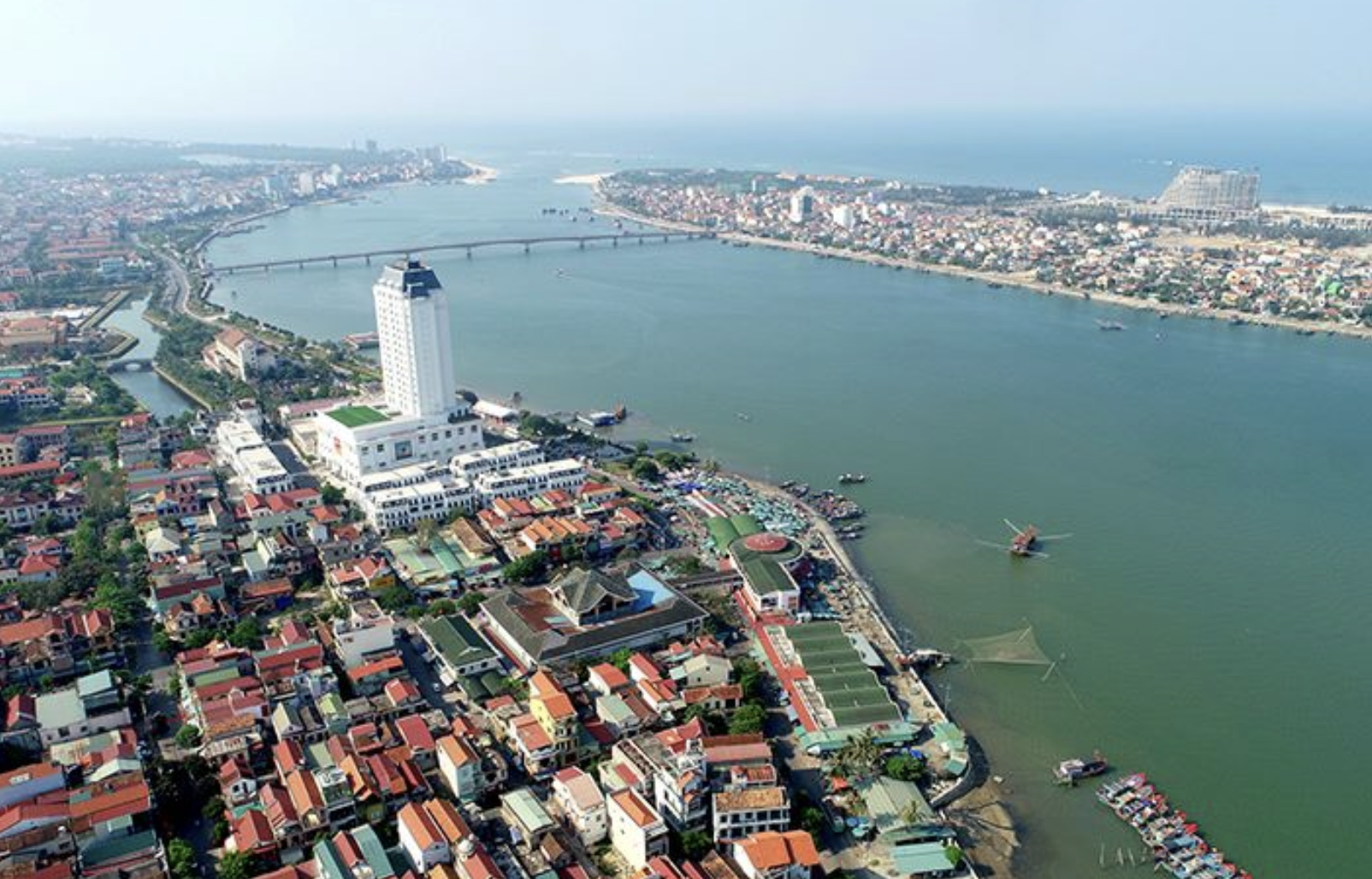 Quảng Trị: Bứt phá đầu tư trong 6 tháng đầu năm 2025 với tổng số vốn gần 83.000 tỷ đồng Quảng Trị: Bứt phá đầu tư trong 6 tháng đầu năm 2025 với tổng số vốn gần 83.000 tỷ đồng