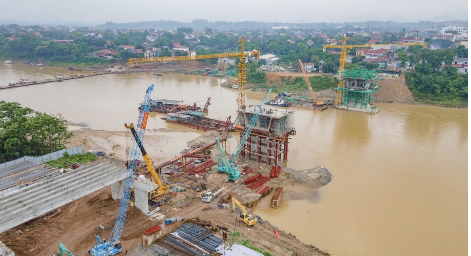 Thủ tướng: Quyết liệt đưa các dự án hạ tầng trọng điểm về đích, tạo động lực phát triển vùng