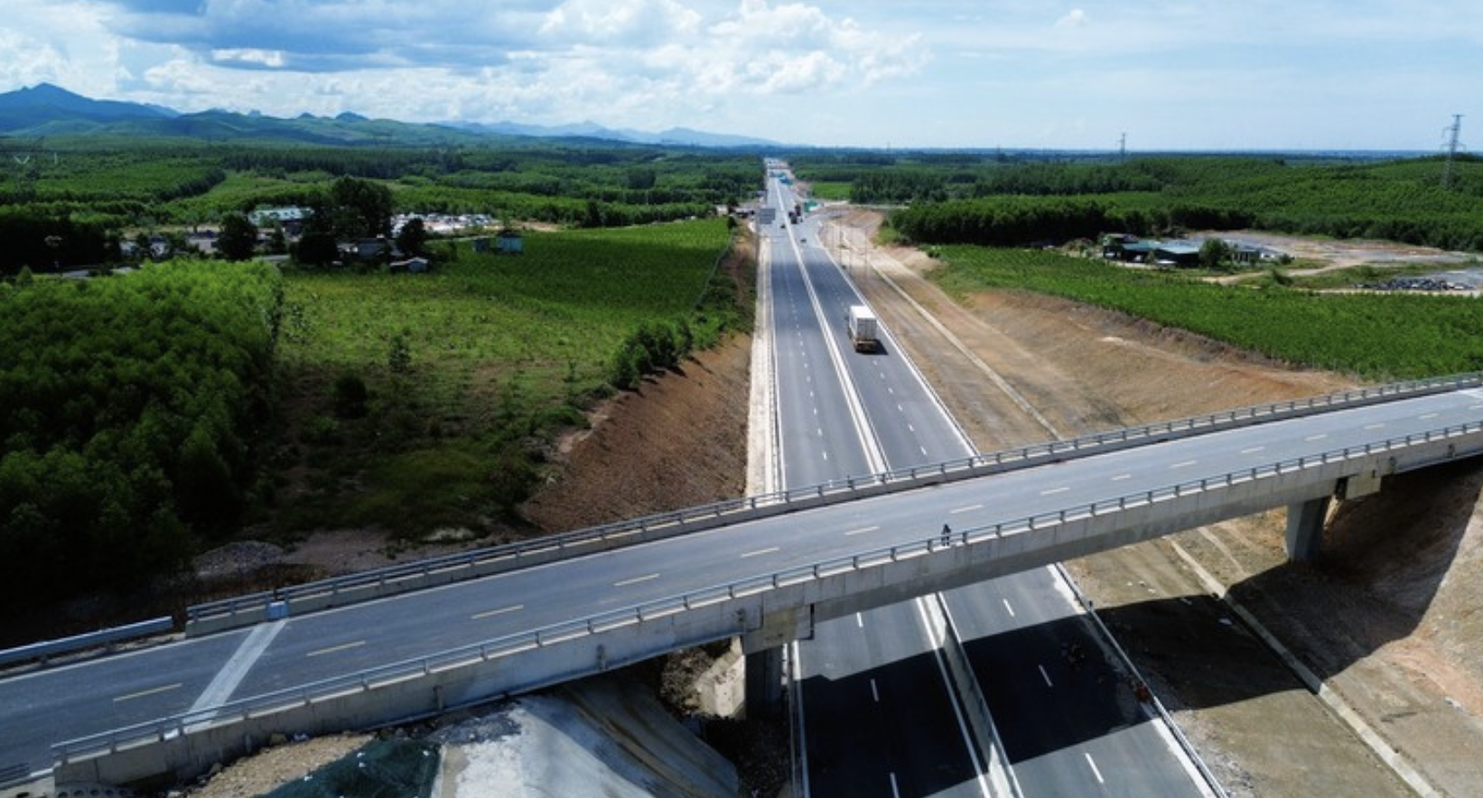Cao tốc Hà Nội – Đà Nẵng chuẩn bị thông xe, chỉ còn 1 ngày chờ đợi