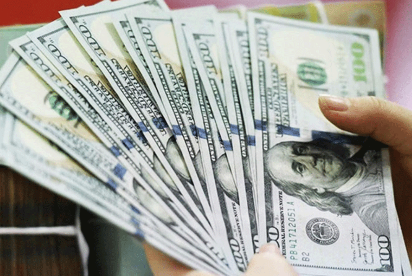 Tỷ giá USD hôm nay 23/8: Ngân hàng biến động trái chiều, tỷ giá trung tâm vọt lên Tỷ giá USD hôm nay 23/8: Ngân hàng biến động trái chiều, tỷ giá trung tâm vọt lên