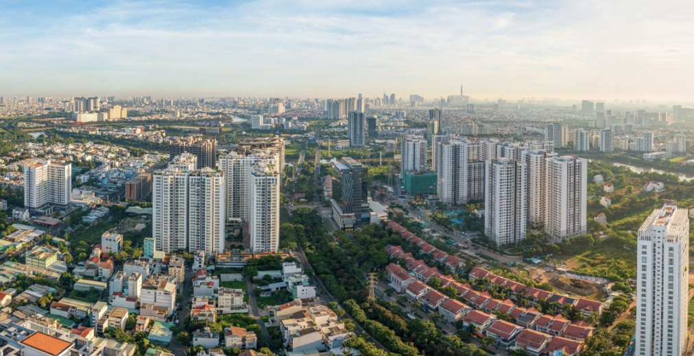 Bất động sản TP.HCM hậu sáp nhập: Hình thành ba cực phát triển, bật tăng vùng ven Bất động sản TP.HCM hậu sáp nhập: Hình thành ba cực phát triển, bật tăng vùng ven