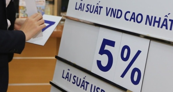 Lãi suất ngân hàng hôm nay 28/8: Chạm ngưỡng 10%/năm, cuộc chơi không dành cho số đông