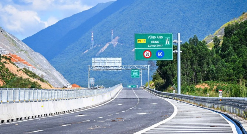 Phó Thủ tướng chỉ đạo mạnh mẽ hoàn thành các dự án cao tốc qua Hà Tĩnh - Quảng Trị ngay trong năm 2025 Phó Thủ tướng chỉ đạo mạnh mẽ hoàn thành các dự án cao tốc qua Hà Tĩnh - Quảng Trị ngay trong năm 2025