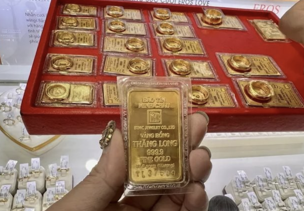 Giá vàng hôm nay 7/9: Vàng miếng tiếp tục leo đỉnh, chênh lệch với thế giới hơn 16 triệu đồng/lượng