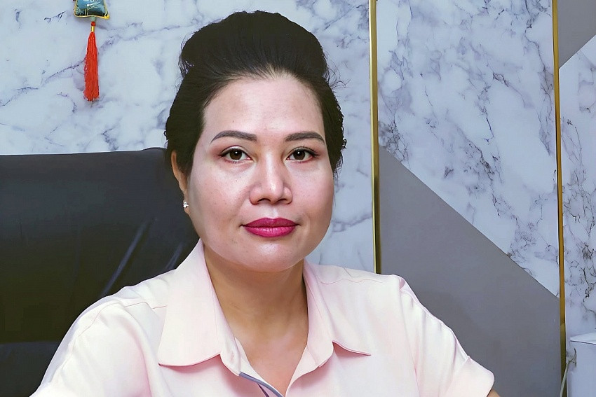 Truy tố cựu Tổng Giám đốc SJC Lê Thúy Hằng cùng 15 bị can về tội tham ô tài sản: Gây thiệt hại hàng chục tỷ đồng từ việc chiếm đoạt vàng miếng Truy tố cựu Tổng Giám đốc SJC Lê Thúy Hằng cùng 15 bị can về tội tham ô tài sản: Gây thiệt hại hàng chục tỷ đồng từ việc chiếm đoạt vàng miếng
