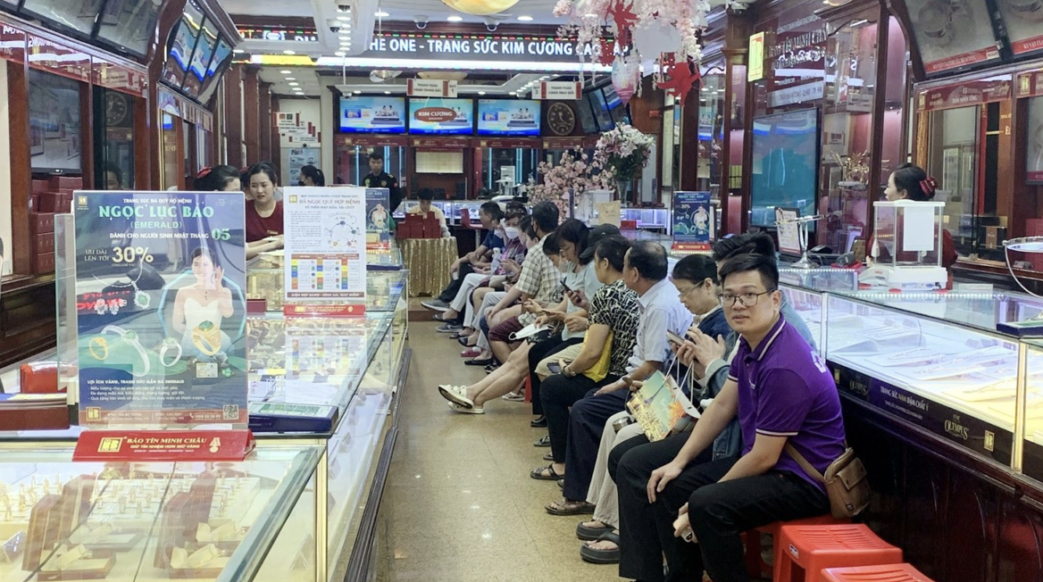 Giá vàng hôm nay 11/9: Giá vàng SJC duy trì ổn định, vàng nhẫn giảm mạnh Giá vàng hôm nay 11/9: Giá vàng SJC duy trì ổn định, vàng nhẫn giảm mạnh