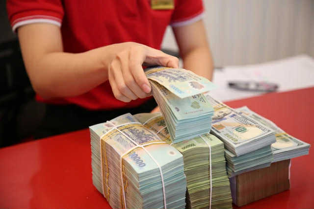 Lãi suất ngân hàng ngày 11/9: Lãi suất tiết kiệm tiếp tục sôi động Lãi suất ngân hàng ngày 11/9: Lãi suất tiết kiệm tiếp tục sôi động