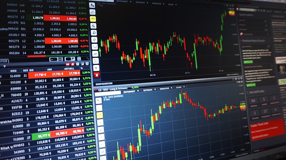 VN-Index bất ngờ bật tăng mạnh từ vùng 1.600 điểm, dự báo đi ngang quanh 1.658 điểm nhưng còn dư địa chinh phục mốc 1.700