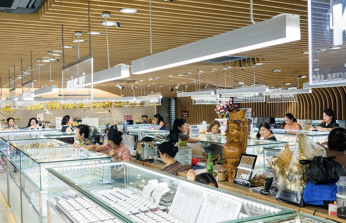 Giá vàng hôm nay 13/9: Vàng miếng SJC giảm mạnh, vàng nhẫn 9999 tiếp tục xu hướng giảm Giá vàng hôm nay 13/9: Vàng miếng SJC giảm mạnh, vàng nhẫn 9999 tiếp tục xu hướng giảm
