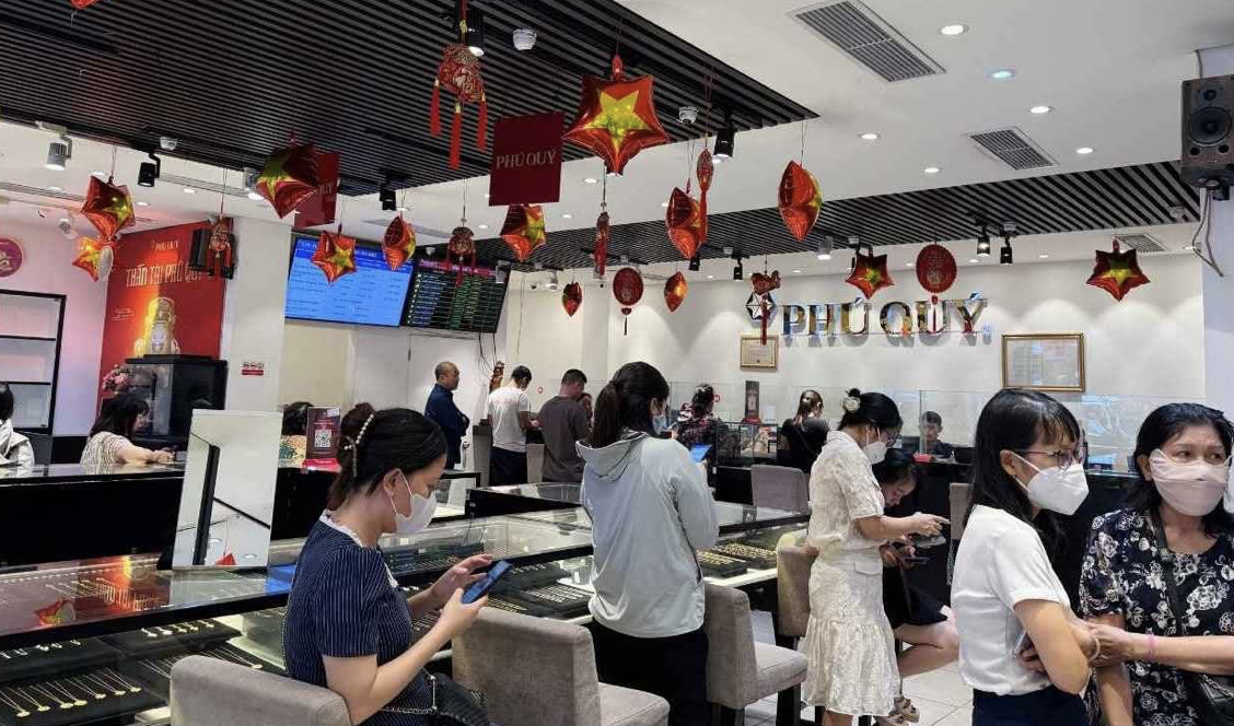 Giá vàng hôm nay 17/9: Vàng miếng bật tăng mạnh, vàng nhẫn cũng không đứng ngoài cuộc Giá vàng hôm nay 17/9: Vàng miếng bật tăng mạnh, vàng nhẫn cũng không đứng ngoài cuộc