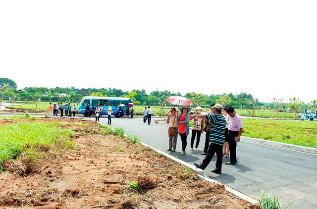Hà Tĩnh công bố quy hoạch khu công nghiệp, “cò đất” ồ ạt đổ về thôn quê, tạo cơn sốt giá ảo Hà Tĩnh công bố quy hoạch khu công nghiệp, “cò đất” ồ ạt đổ về thôn quê, tạo cơn sốt giá ảo